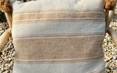 Coussin rayé 50×50 – La Maison de Lilo