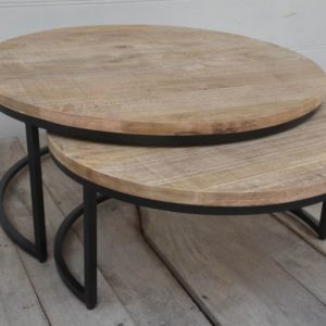 2 tables basses gigognes en manguier et pieds métal