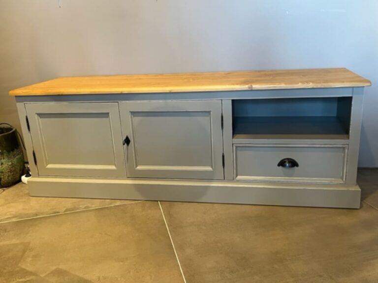 meuble TV en pin taupe