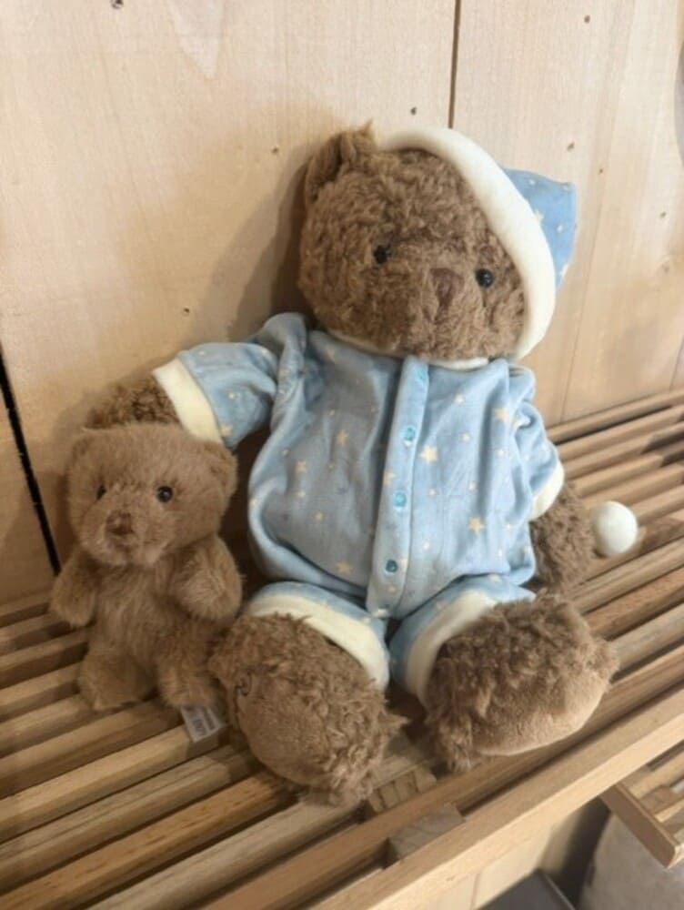 peluche sleepy hugo bukowski